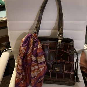 Rare Vintage EUC Dooney and Bourke large shoulder bag